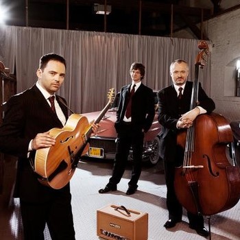 Boris Čellar Trio: Boris Čellar (gtr), Robert Ragan (bs), 2011 <em>Photo: Boris Čellar</em>