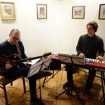 Duo with Jaka Zaletelj (gtr), Kamnik (SLO), 2017 <em>Photo: Rotovž Kamnik</em>